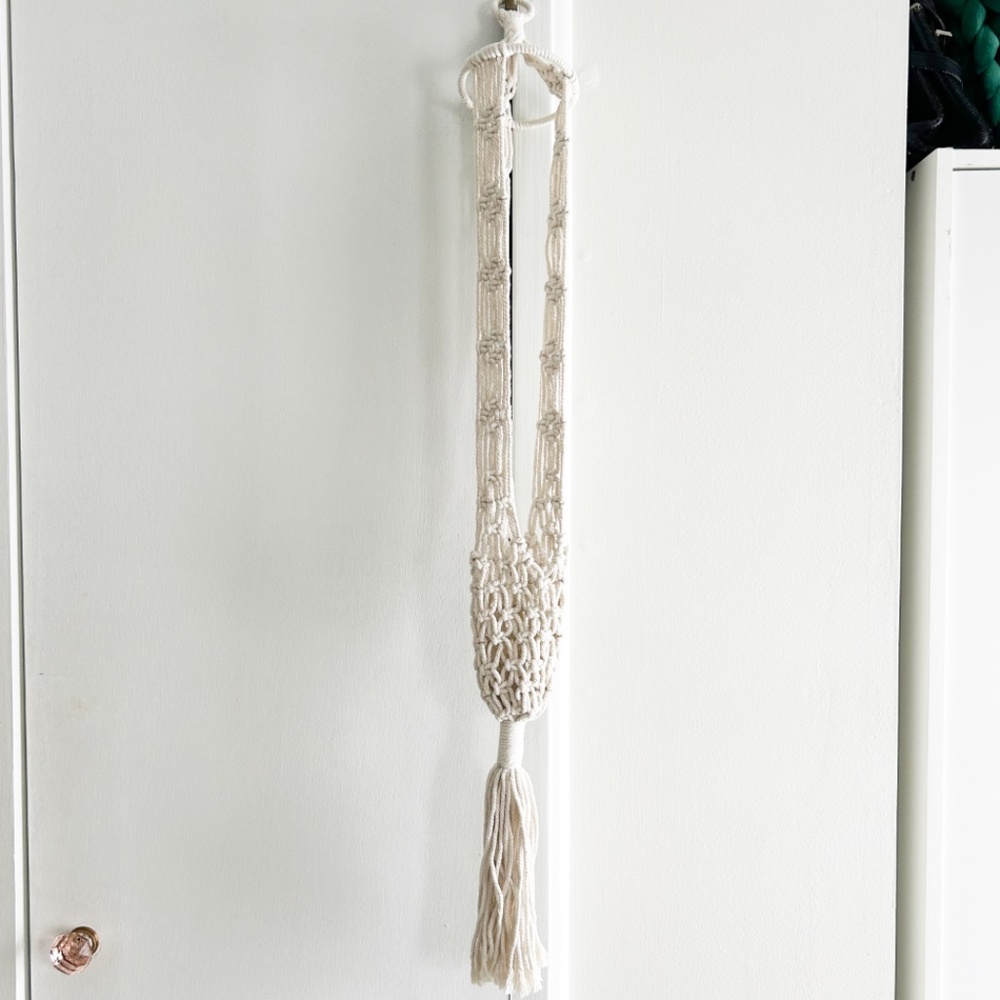 Macrame Small plant holder